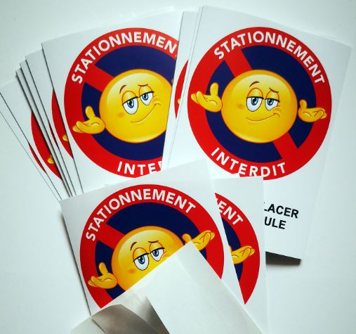 Stickers de 10 à 15 cm.